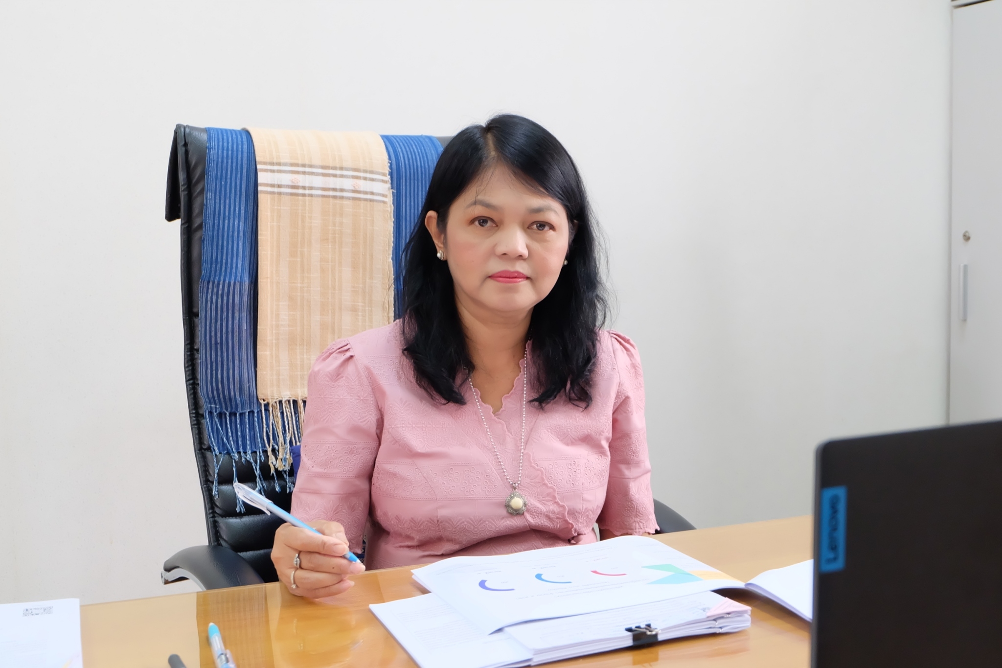 title - ผู้ตรวจราชการ ส.ป.ก. ร่วมประชุมคณะทำงานสรรหาปราชญ์เกษตรของแผ่นดินระดับเขต เขตตรวจราชการที่ 10 และ 11 ประจำปี 2567 ผ่านระบบการประชุมทางไกลออนไลน์ Application Zoom Meeting